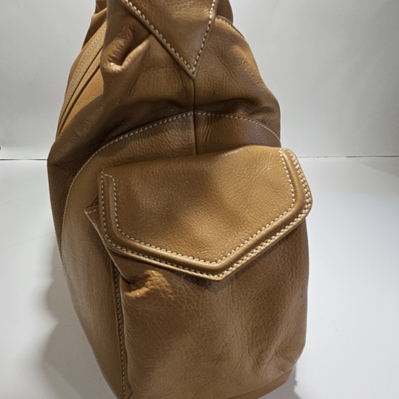 Jane Bolinger 15"x17"x5" Tan Leather Shoulder Bag Purse Gold Hardware Very Clean - Picture 4 of 16